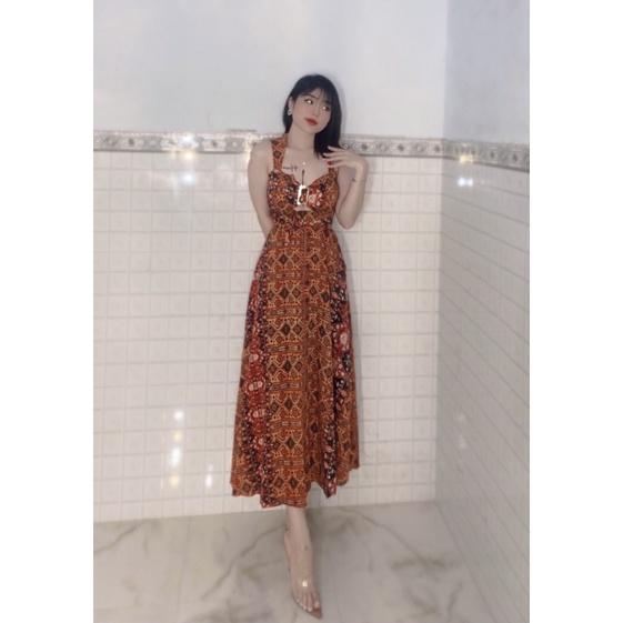 Đầm maxi hoạ tiết thổ cẩm hai dây khoét eo có túi hai bên