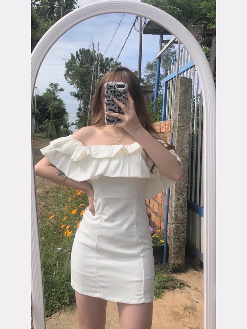 Đầm body trễ vai bèo trắng sang trọng