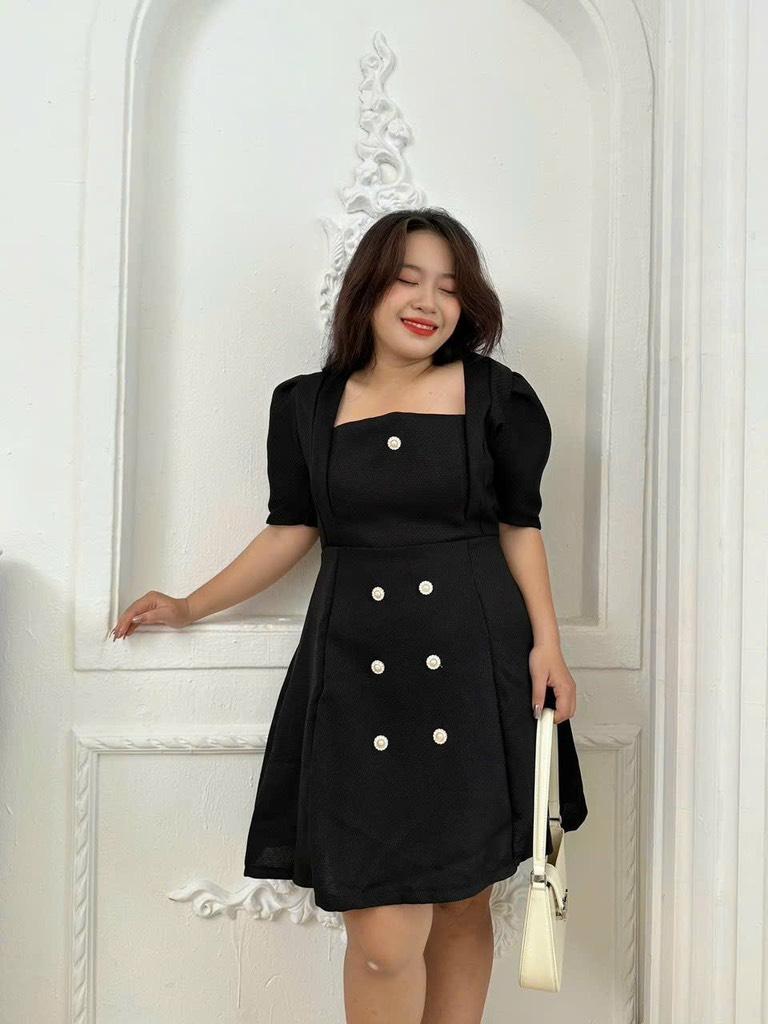 Đầm xoè cổ vuông đính nút tay ngắn