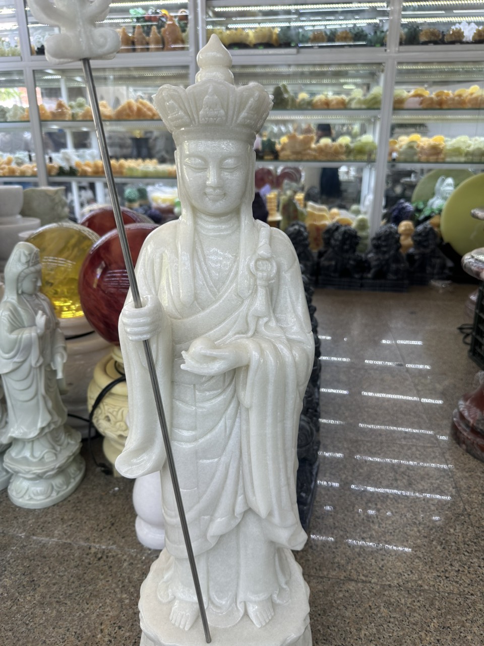 Tượng địa tạng vương bồ tát đứng đài sen đá cẩm thạch trắng - Cao 70 cm