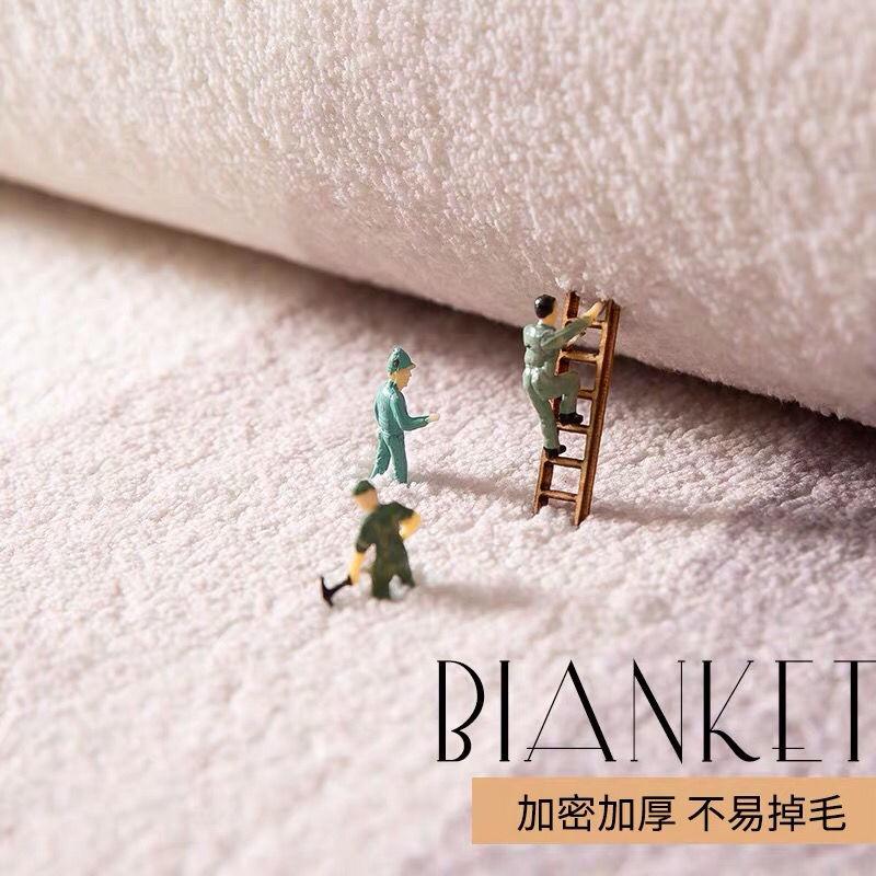 Thảm lông lót sàn hình tròn sang trọng