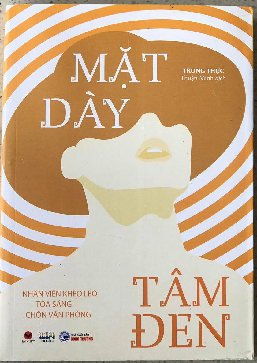 Mặt Dày Tâm Đen - Nhân Viên Khéo Léo Toả Sáng Chốn Văn Phòng