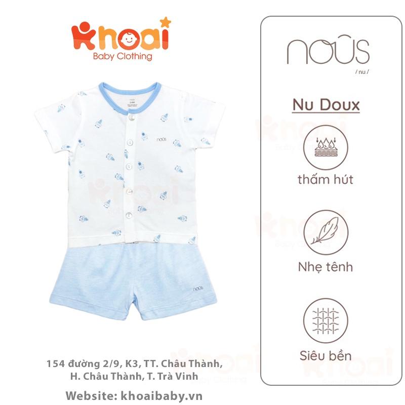 Bộ cài thẳng cộc Nous trắng xanh họa tiết - Chất liệu Nu Doux 95% cotton thiên nhiên