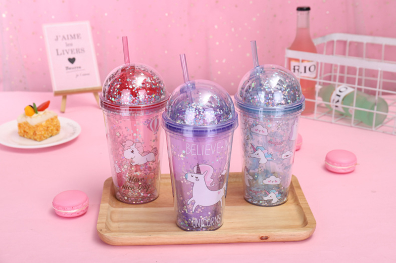 Cốc nhựa Kèm ống hút kim tuyến Kỳ Lân - 450ml