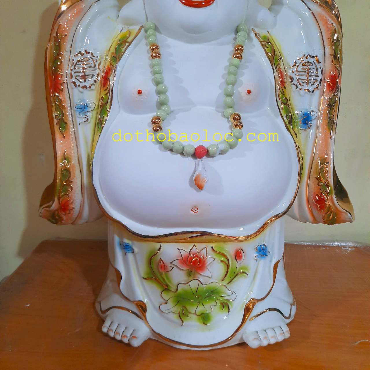 Tượng Phật Di Lặc nâng thỏi vàng phong thủy bằng gốm sứ cao cấp cao 62cm