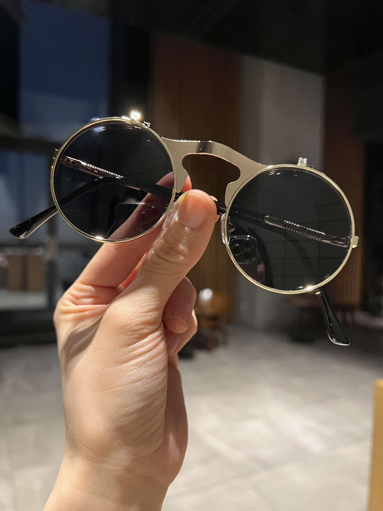 Kính râm clip on 2in1 Mắt tròn kim loại gọng vàng lò xo