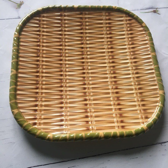 Đĩa Nhựa Giả Mây Trúc Hình Vuông Dày Dặn 25x25cm