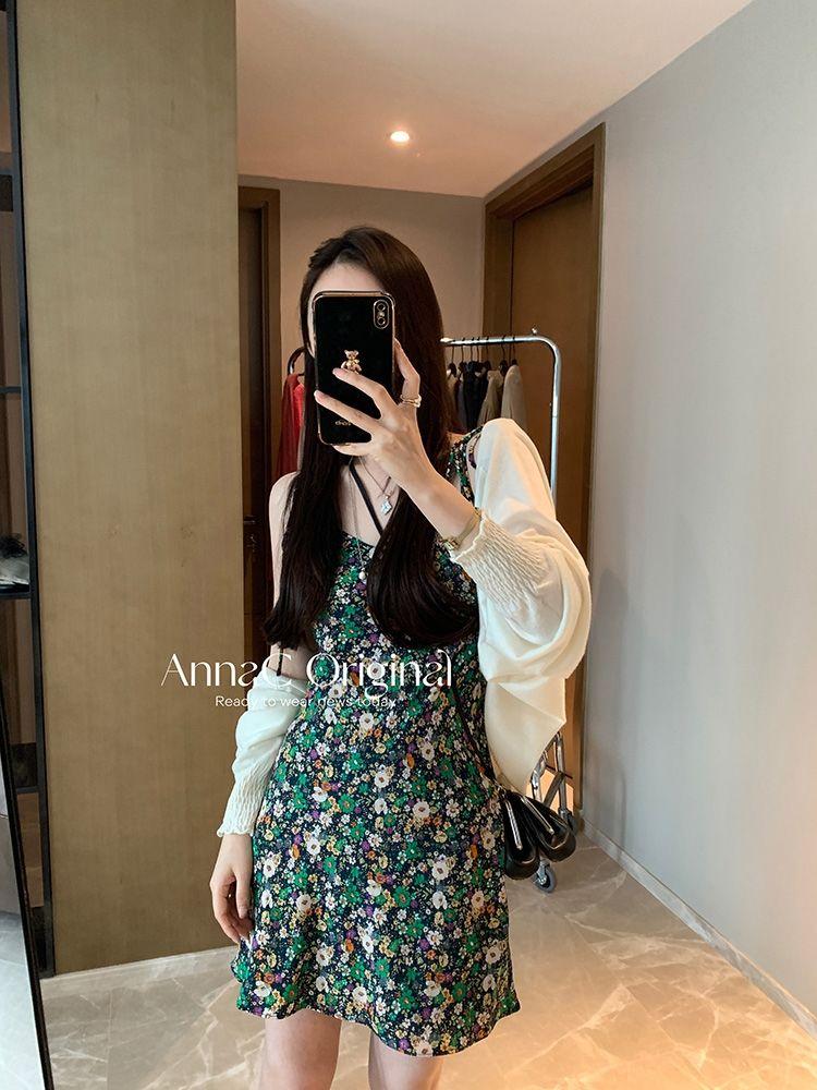 DONGSHOP 2023 Mùa hè Hàn Quốc cổ điển sling váy hoa mảnh đầm thiết kế phụ nữ nhỏ v cổ khí chất một từ váy ngắn