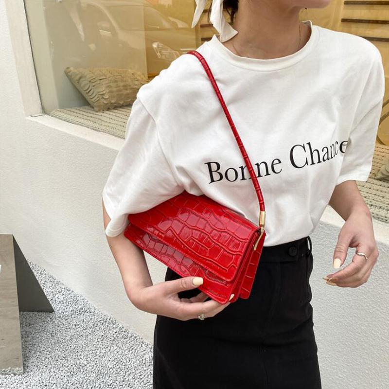 Thời Trang Túi Xách Cao Cấp Thiết Kế Đeo Vai Nữ New Họa Tiết Đính Đá Sát Nách Túi Sập Cầm Tay Nữ Túi