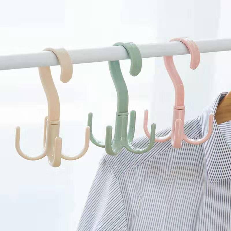 Móc nhựa xoay 4 chấu tiện dụng