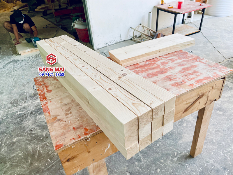 Thanh gỗ thông vuông 6cm x 6cm x dài 120cm + láng mịn 4 mặt