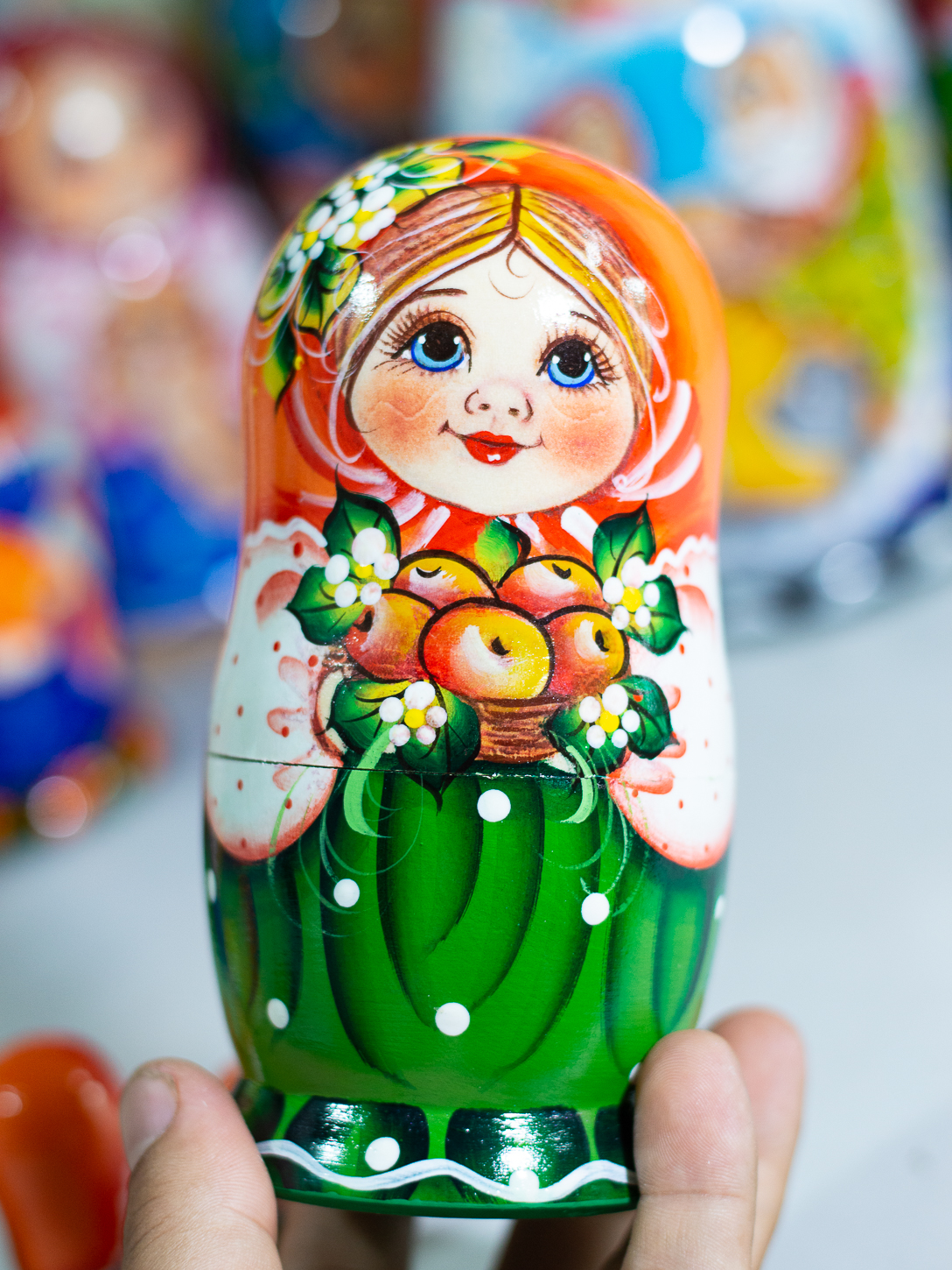 (CỰC DỄ THƯƠNG) BỘ BÚP BÊ NGA MATRYOSHKA 5 LỚP 15CM &quot;MISA ÔM TÁO&quot; QUÀ LƯU NIỆM NGA ĐỘC ĐÁO CỰC ĐẸP