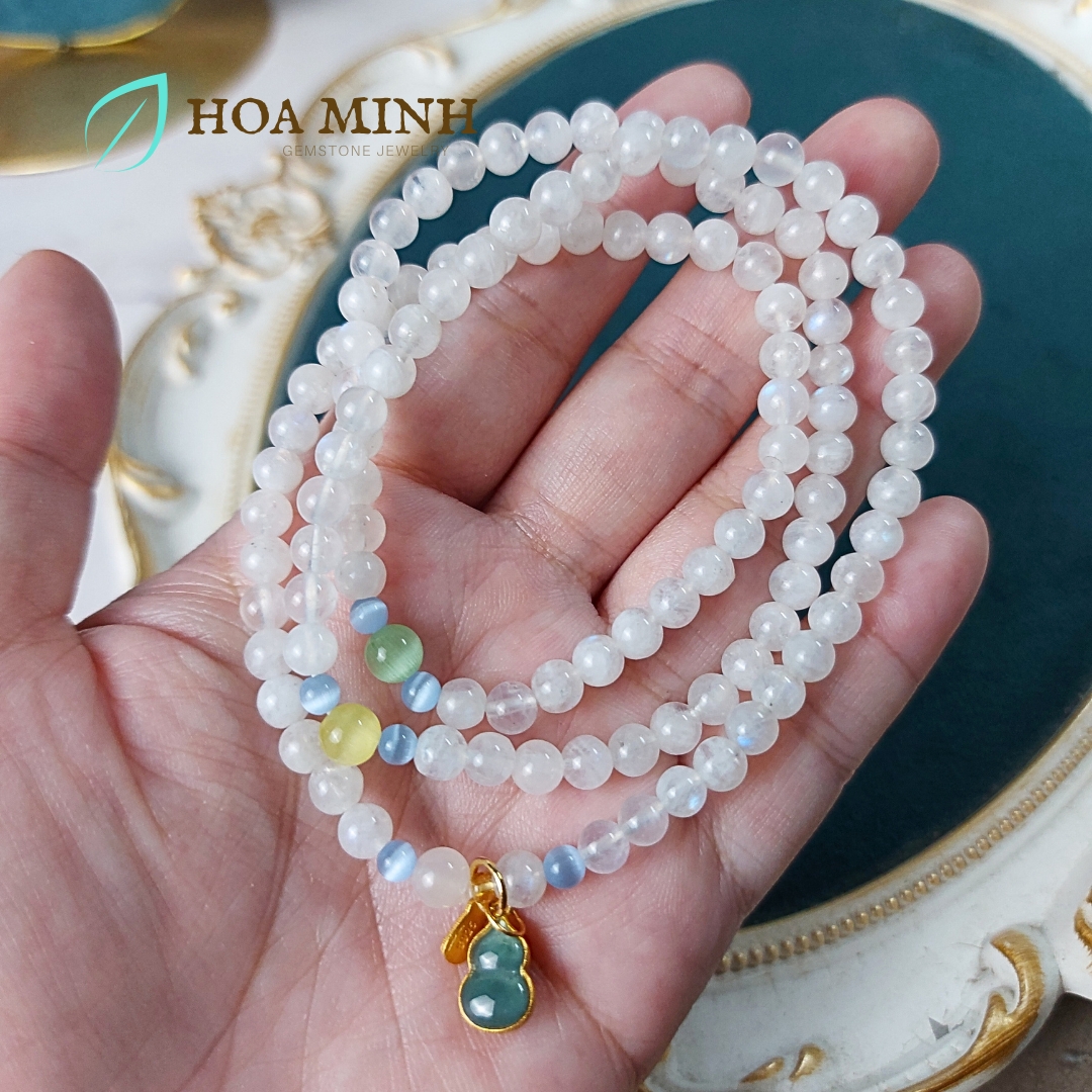 Vòng tay chuỗi 108 hạt đá Moonstone Mặt Trăng size hạt 5.3 li kiểu quấn 3 vòng phối viên đá mắt mèo charm hồ lô cẩm thạch tài lộc