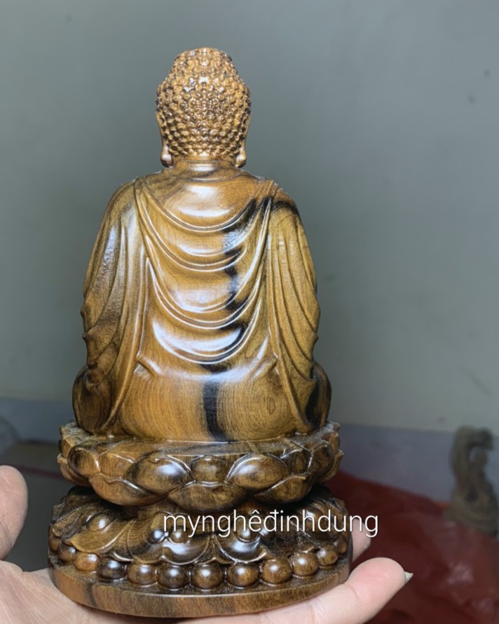 Tượng phật thích ca mẫu ni bằng gỗ bách xanh thơm nức kt cao 15×9×8cm