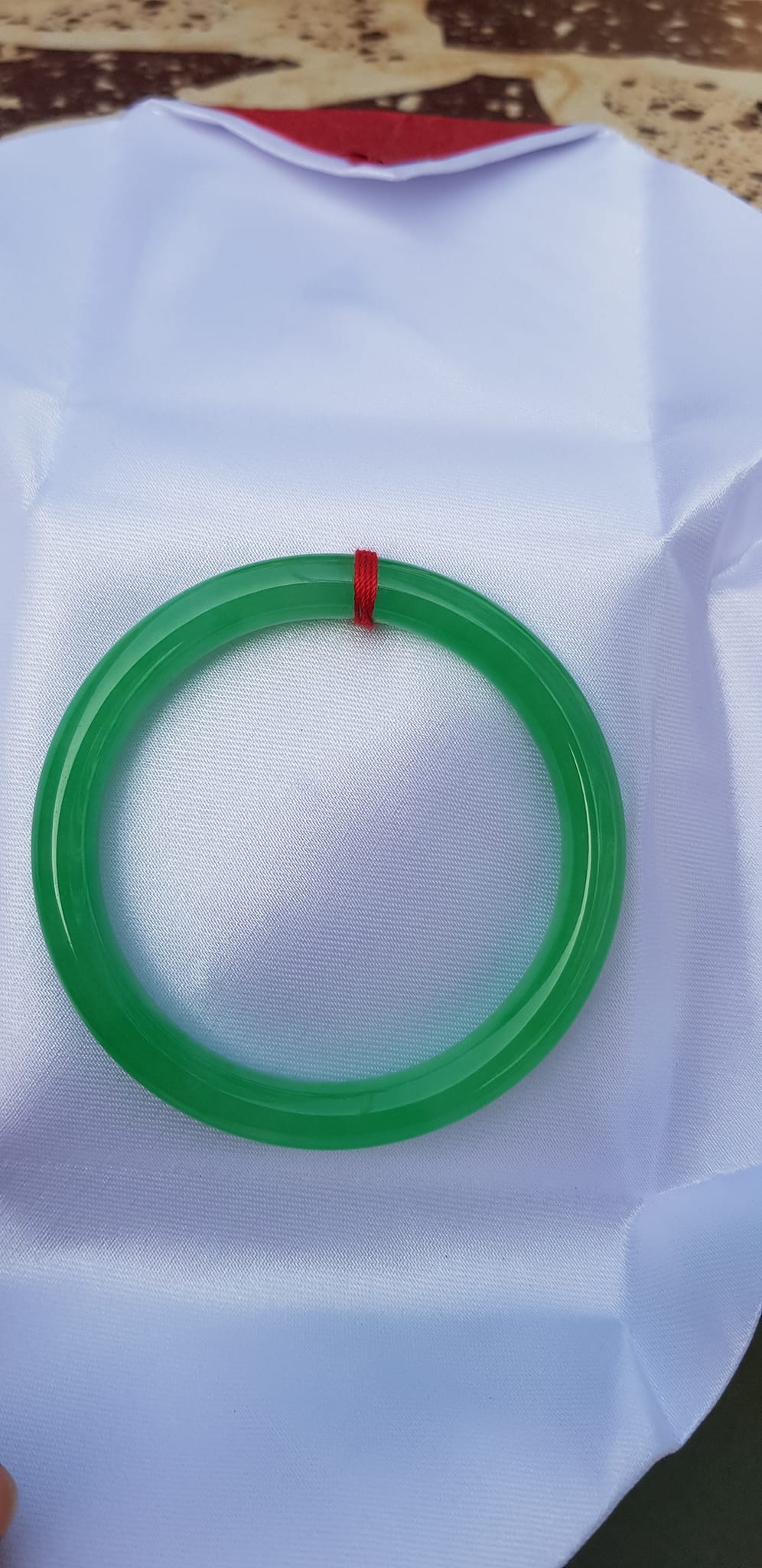 Vòng cẩm thạch Mới Vòng Lý T 52mm x7mm Vòng Xanh lá Đều tươi 52kg - 56kg Nữ mệnh Mộc mệnh Hỏa Thủy đeo ạ