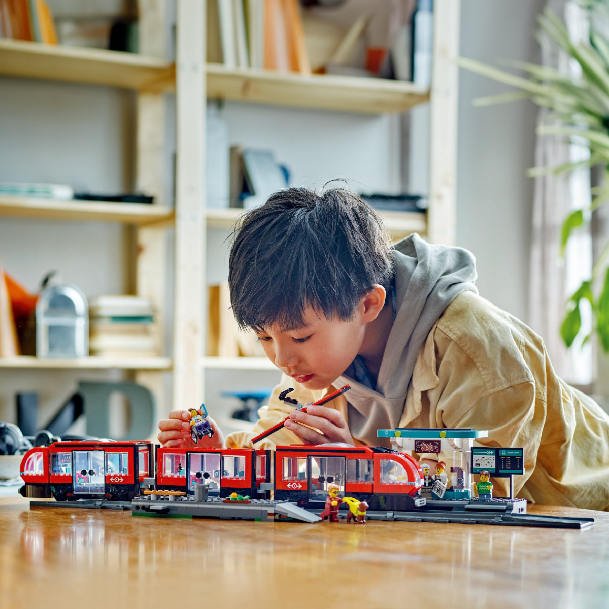 Đồ Chơi Lắp Ráp Tàu Điện & Nhà Ga Thành Phố Lego City 60423 (811 Chi Tiết)