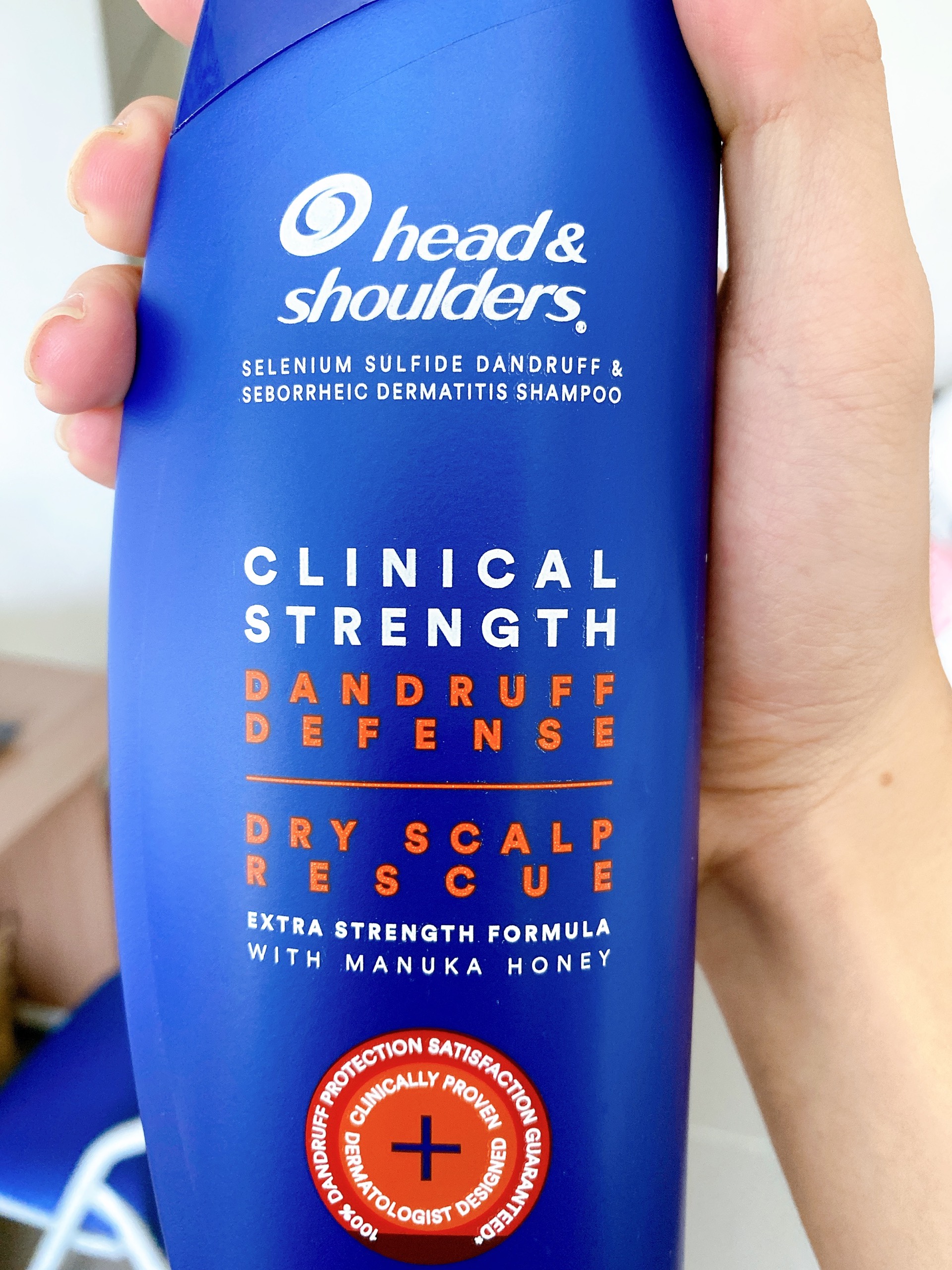 Dầu gội đầu Head&Shoulders Clinical Strength Dry 400ml - USA