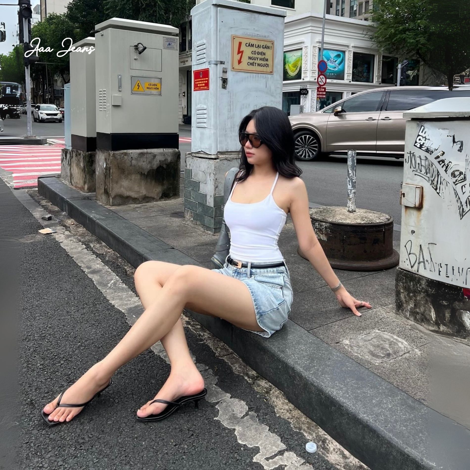 Quần Short Denim Nữ Lưng Vừa Classic Cut Màu Morning Blue Aaa Jeans