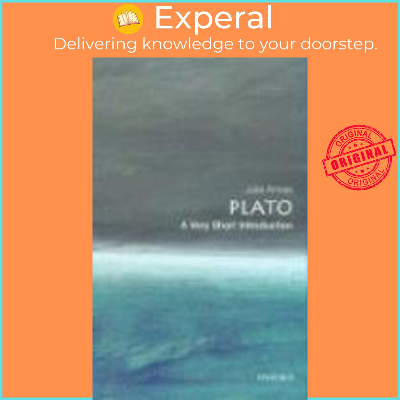 Sách - Plato: A Very Short Introduction by Julia Annas (UK edition, paperback)