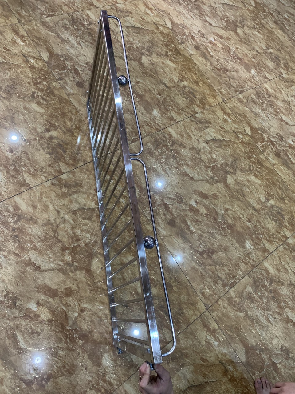 GIÁ GẦM BẾP , KỆ ĐỂ ĐỒ NHÀ BẾP INOX 304 .kt 90x50