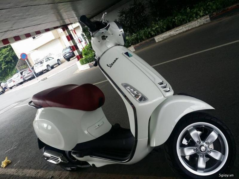 Tem nổi chữ &quot; Vespa Primavera 125 3vie &quot; Màu Đen tân trang xe như mới -TKBs.2954