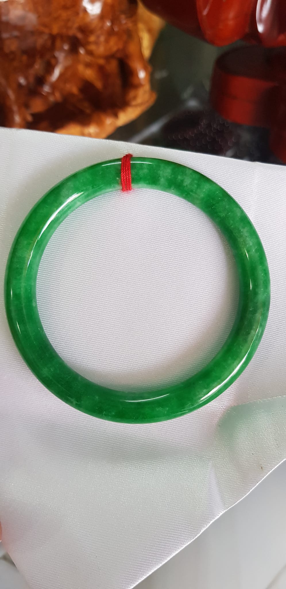 Vòng Tay Cẩm Thạch Đậu Lý B 61 Vòng size lớn 61mm x cọng 9mm Màu Xanh Đậm bông đậu lý rất là đẹp Nữ mệnh Thủy Mộc Hỏa tay to 72kg - 80kg đeo ạ