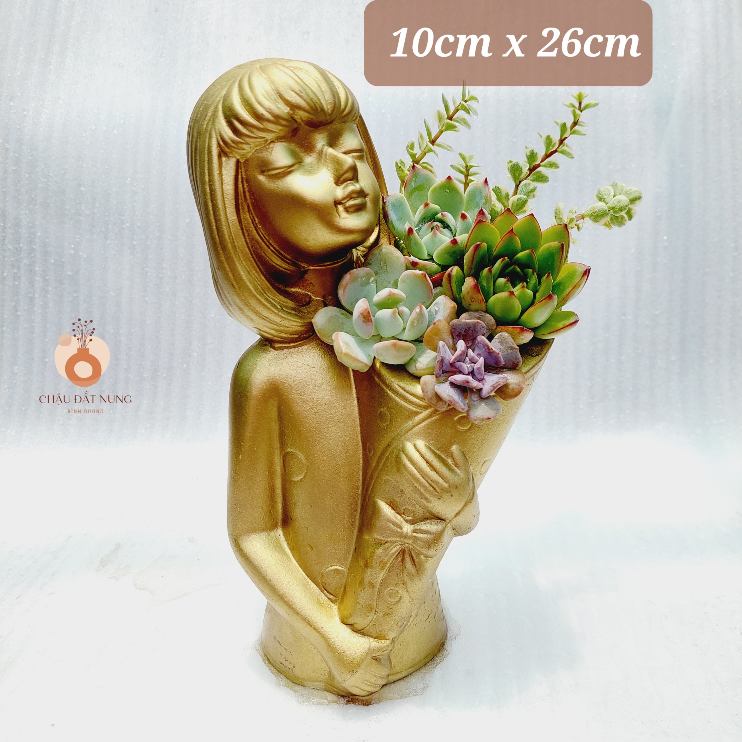 Chậu đất nung Bình Dương - Cô gái Maria, đường kính miệng 10cm, chiều cao 26cm