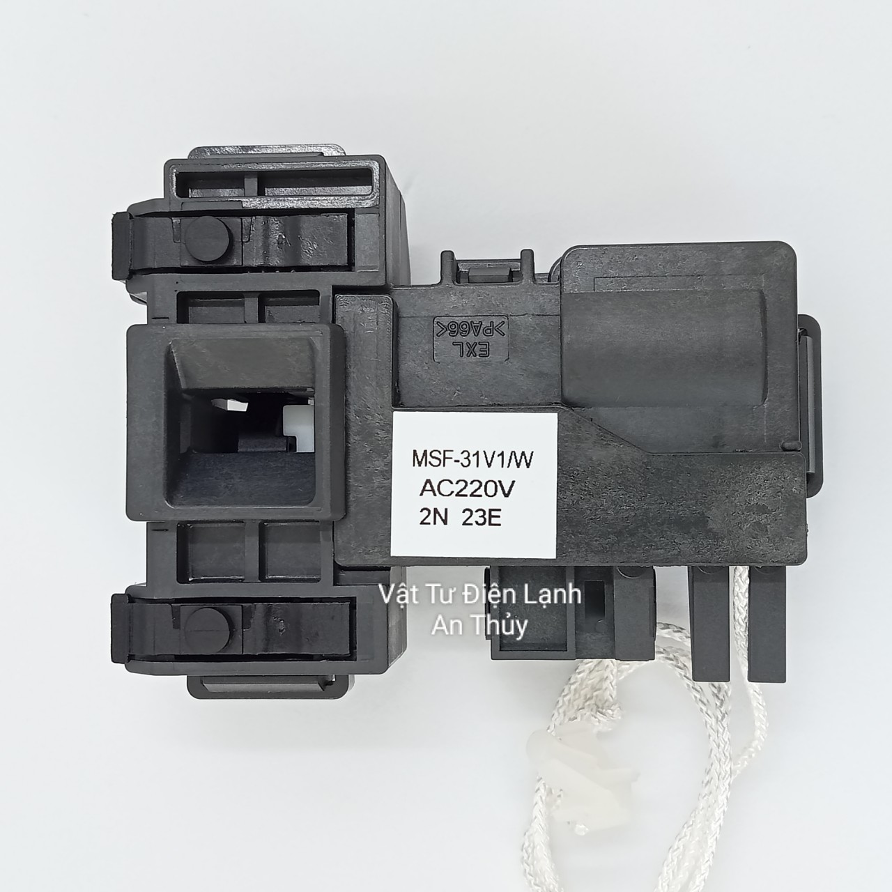 Công tắc khóa cửa máy giặt cho PANASONIC đen 3 chân 220V - 24 25E HÀNG HÃNG