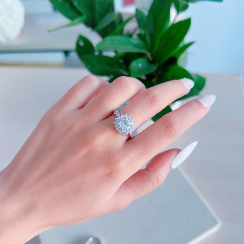 Nhẫn nữ hoa nhí gắn đá siêu sáng Kami