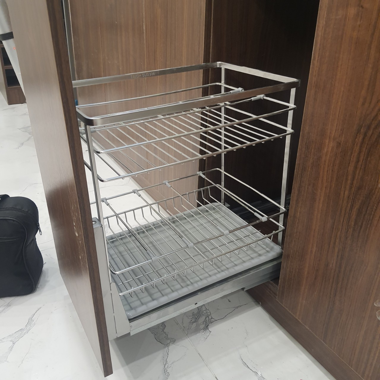 Kệ Đựng Gia Vị, Chai Lọ Tủ Bếp INOX 304 - Ray Âm Giảm Chấn Cao Cấp - Bảo Hành Vĩnh Viễn - Có Thợ Lắp Đặt