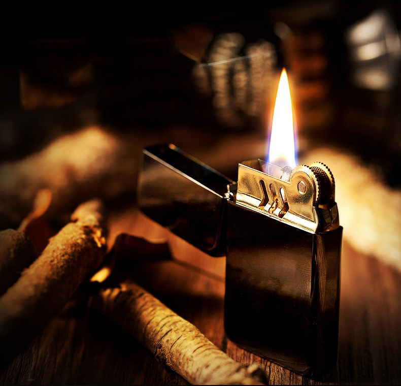 Vỏ Hột Quẹt Bật Lửa Xăng Đá Chief CF-003 Thiết Kế Mang Đậm Phong Cách Châu Âu Cao Cấp Đẹp Độc Lạ - Dùng Xăng Bấc Đá