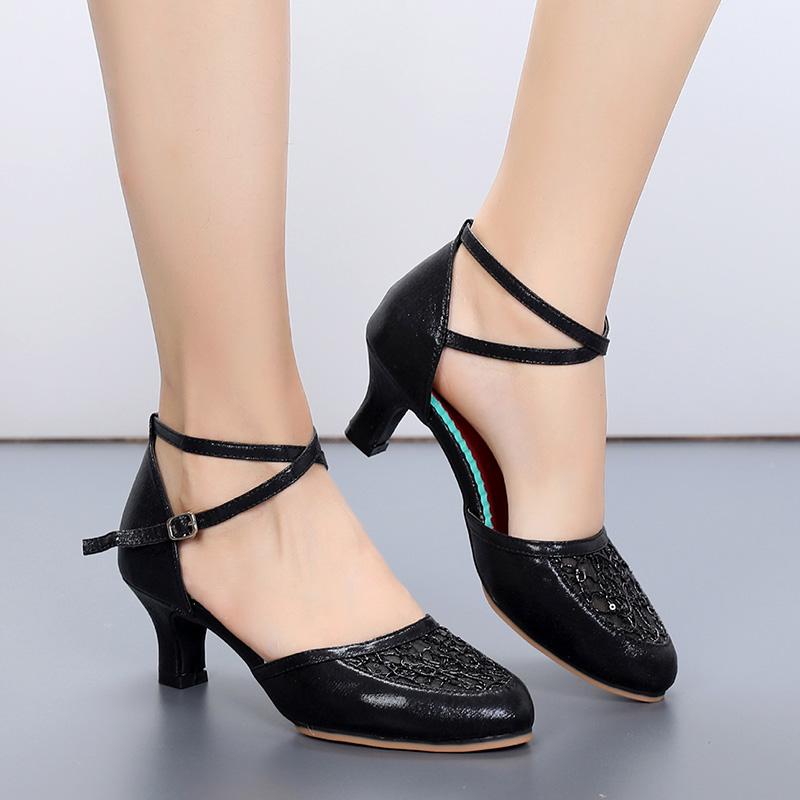 Phụ nữ Ballroom Giày khiêu vũ Latin Ladies Satin Đóng ngón chân Salsa Tango Waltz Giày khiêu vũ Phụ nữ Bling 5,5 cm 34-42 Color: Silver Shoe Size: 39