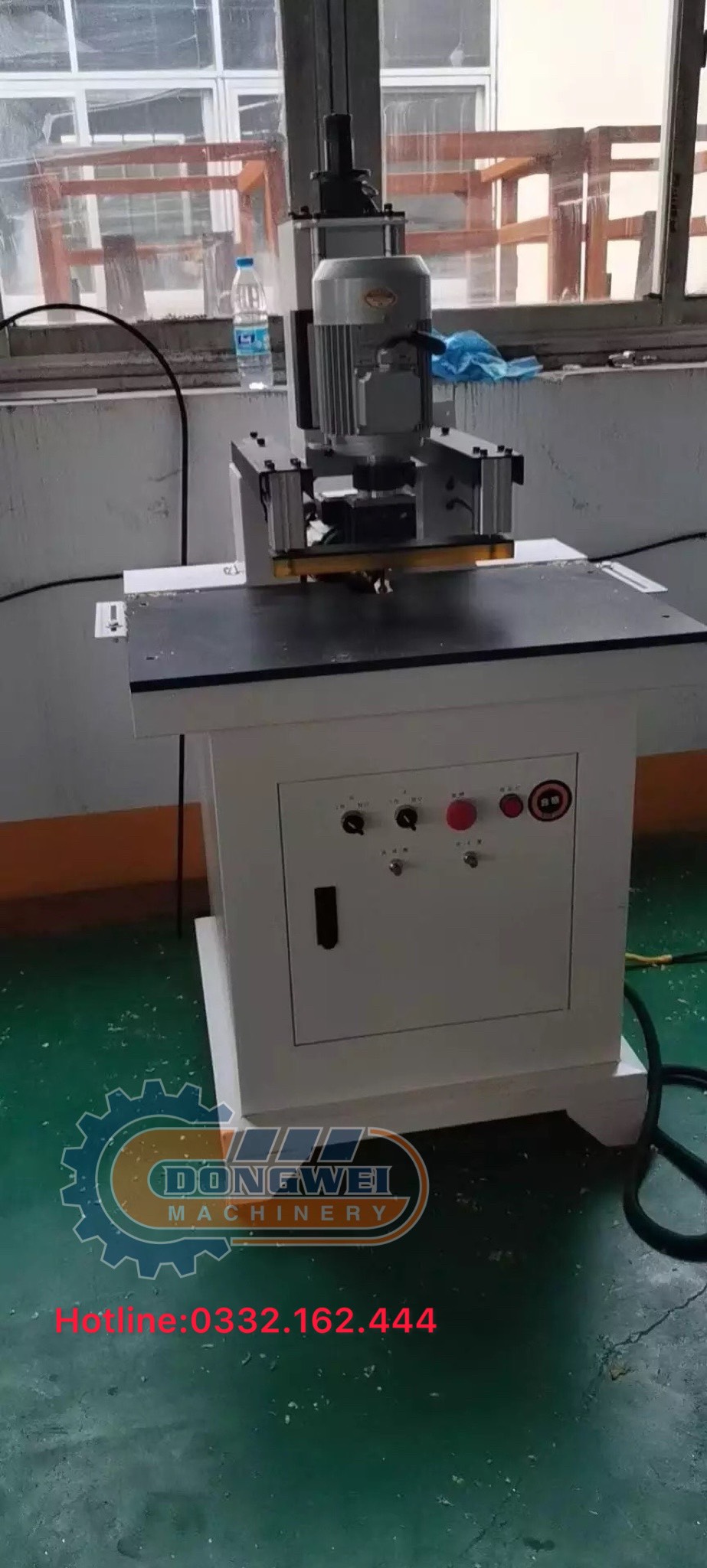 MÁY KHOAN LIÊN KẾT CHỐT CAM, CHỐT GỖ KẾT HỢP KHOAN BẢN LỀ 2 ĐẦU TỰ ĐỘNG. HỆ THANH TỲ HƠI GIÚP GIỮ VÁN ỔN ĐỊNH