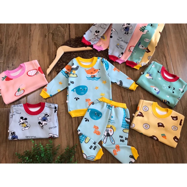 Bộ quần áo nỉ lót lông chui cho bé gái 3-14kg giao họa tiết ngẫu nhiên