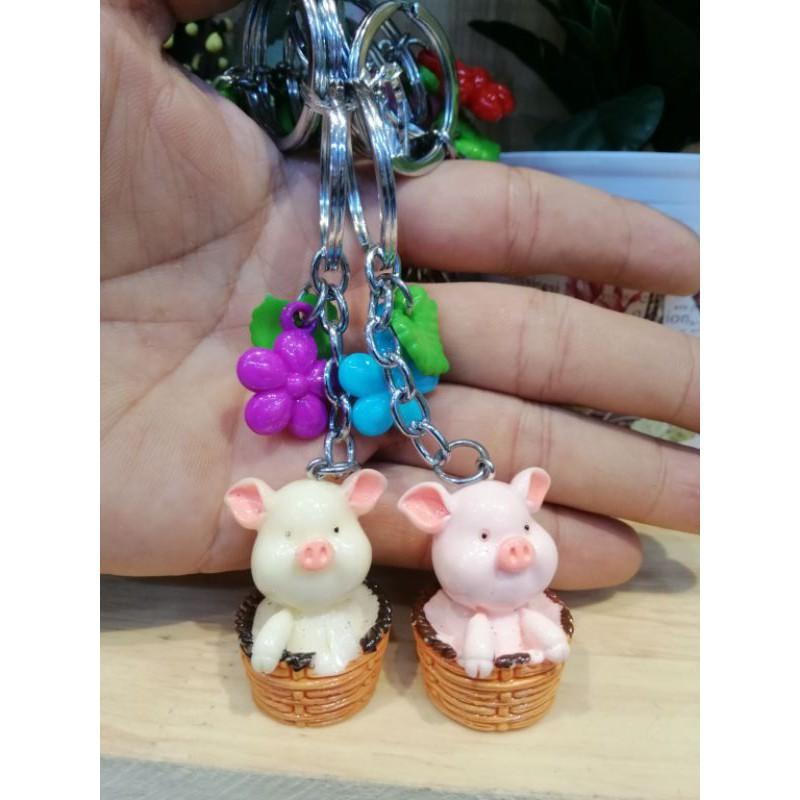 MÓC KHÓA HEO TRONG GIỎ SIÊU CUTE