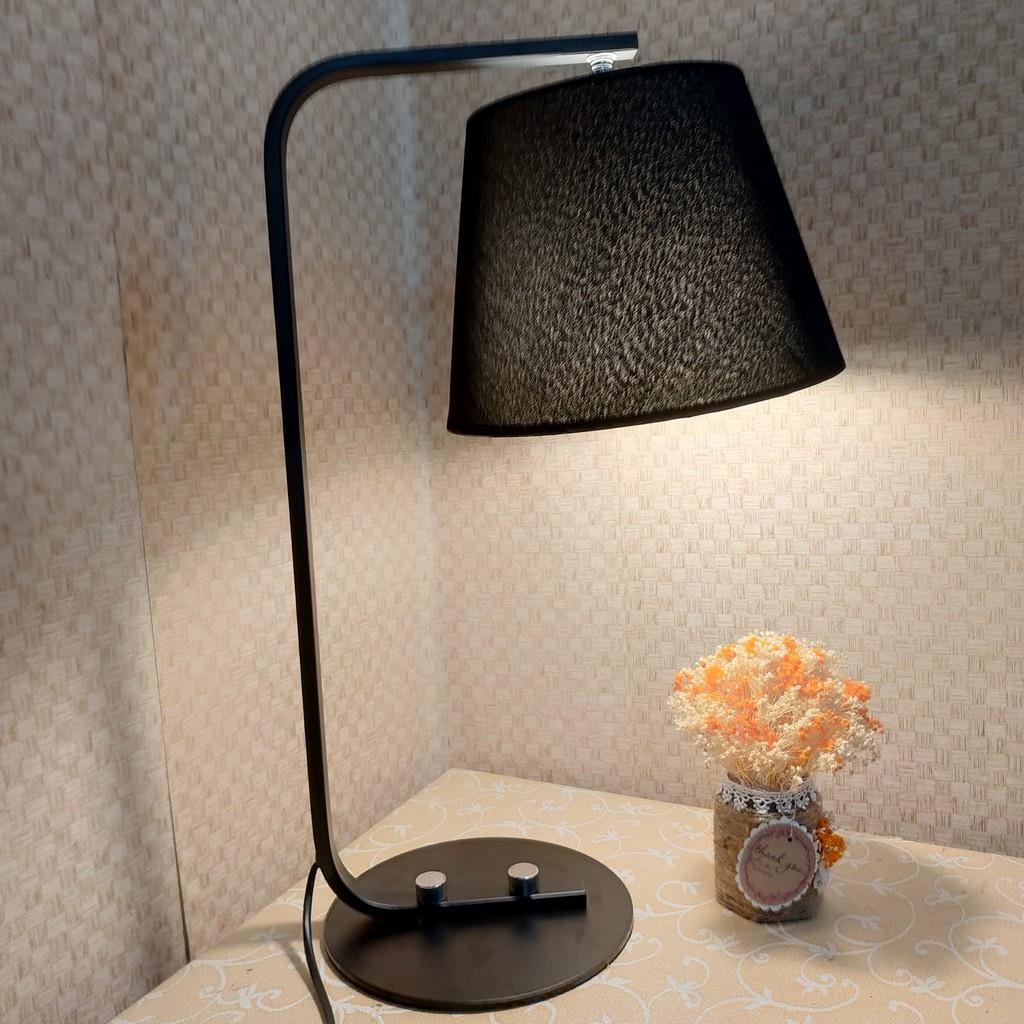 Đèn ngủ để bàn trang điểm cao cấp DB9005 - Tặng kèm Bóng LED cao cấp