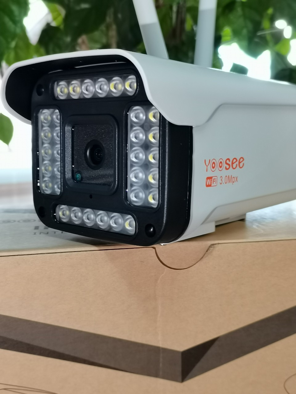 Camera IP Wifi Ngoài trời Yoosee GW-216S 2 Râu FullHD 1080P 6 LED trợ sáng đàm thoại 2 chiều (Trắng) Hàng Nhập Khẩu