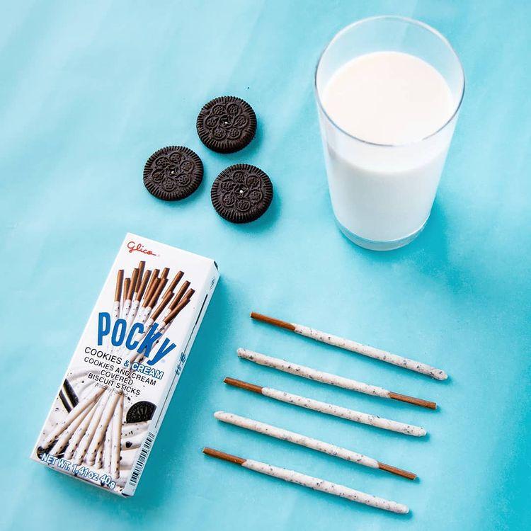 Bánh que GLICO Pocky Cookies & Cream phủ kem cookie (Combo 4 hộp)