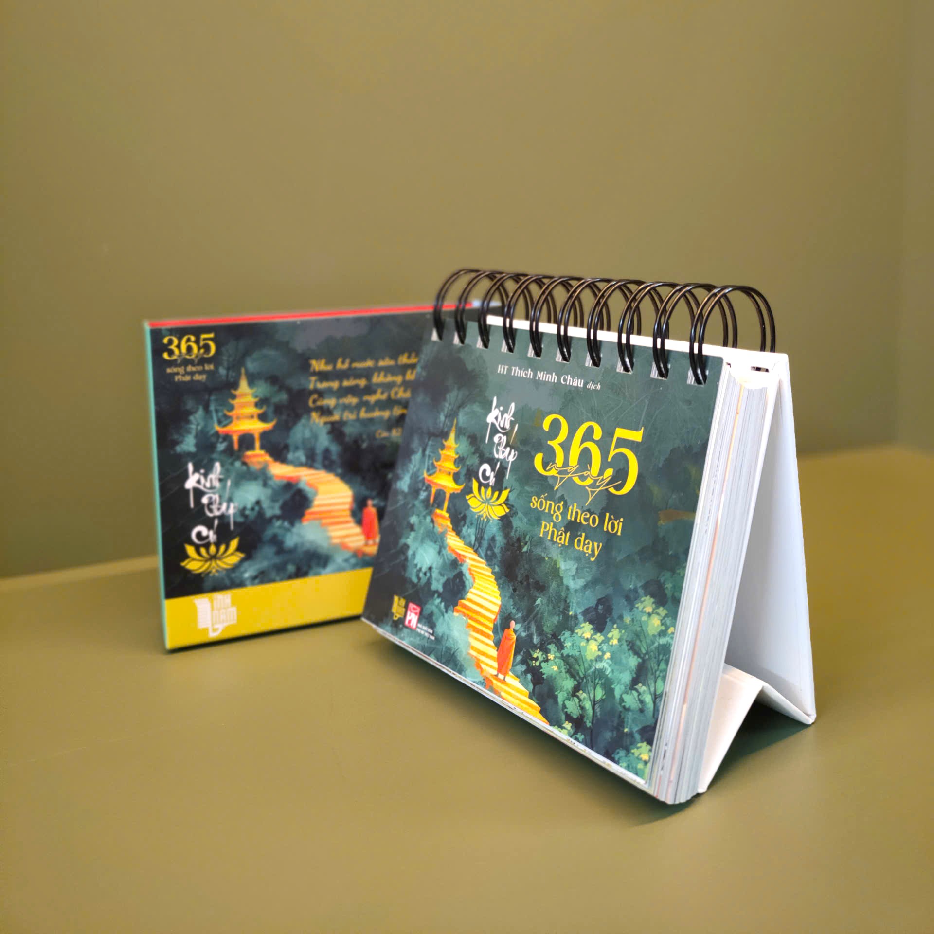 Kinh Pháp Cú - 365 ngày sống theo lời Phật dạy (bản cao cấp, in màu)