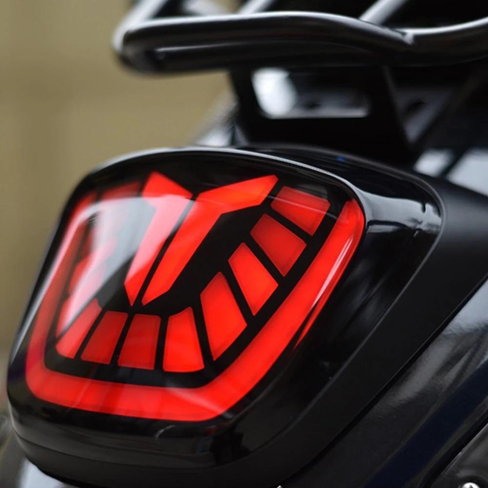Khung Bảo Vệ Đèn Đuôi Xe Máy VESPA SPRINT PRIMAVERA 150