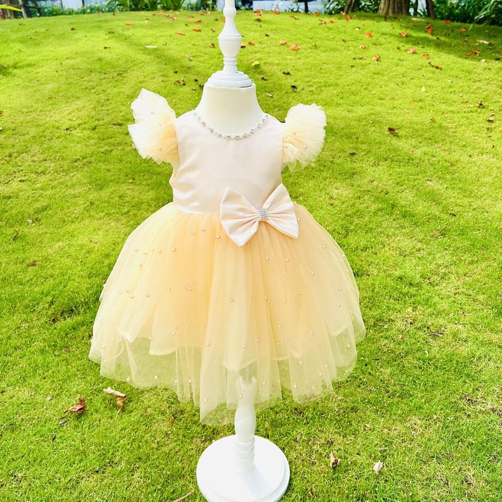 Váy công chúa đầm công chúa thiết kế đính đá kèm ngọc quanh viền cổ màu vàng cho bé gái vô cùng sang chảnh