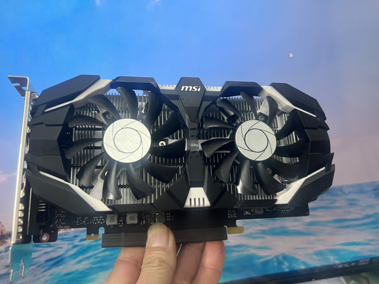 VGA (Cạc màn hình) MSI Geforce GTX 1050Ti 4GB/D5/2FAN - HÀNG CHÍNH HÃNG