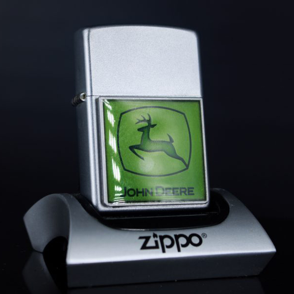 Bật Lửa Zippo 2006 - John Deere Emblem