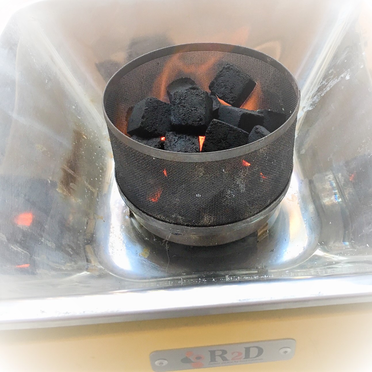 Combo 4 Hộp Than Gáo Dừa, Than Không Khói , Chính Hãng Từ Thương Hiệu R2D, Dùng Cho Tiệc Nướng BBQ,