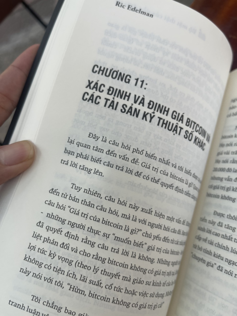 (#1 New York Times bestselling author) BỘ MẶT THẬT CỦA TIỀN ĐIỆN TỬ - CRYPTO - Vạch trần tấm màn bí mật của Bitcoin, Blockchain, NFT và các loại tài sản kỹ thuật số khác – Ric Edelman – BÁCH VIỆT (bìa mềm)