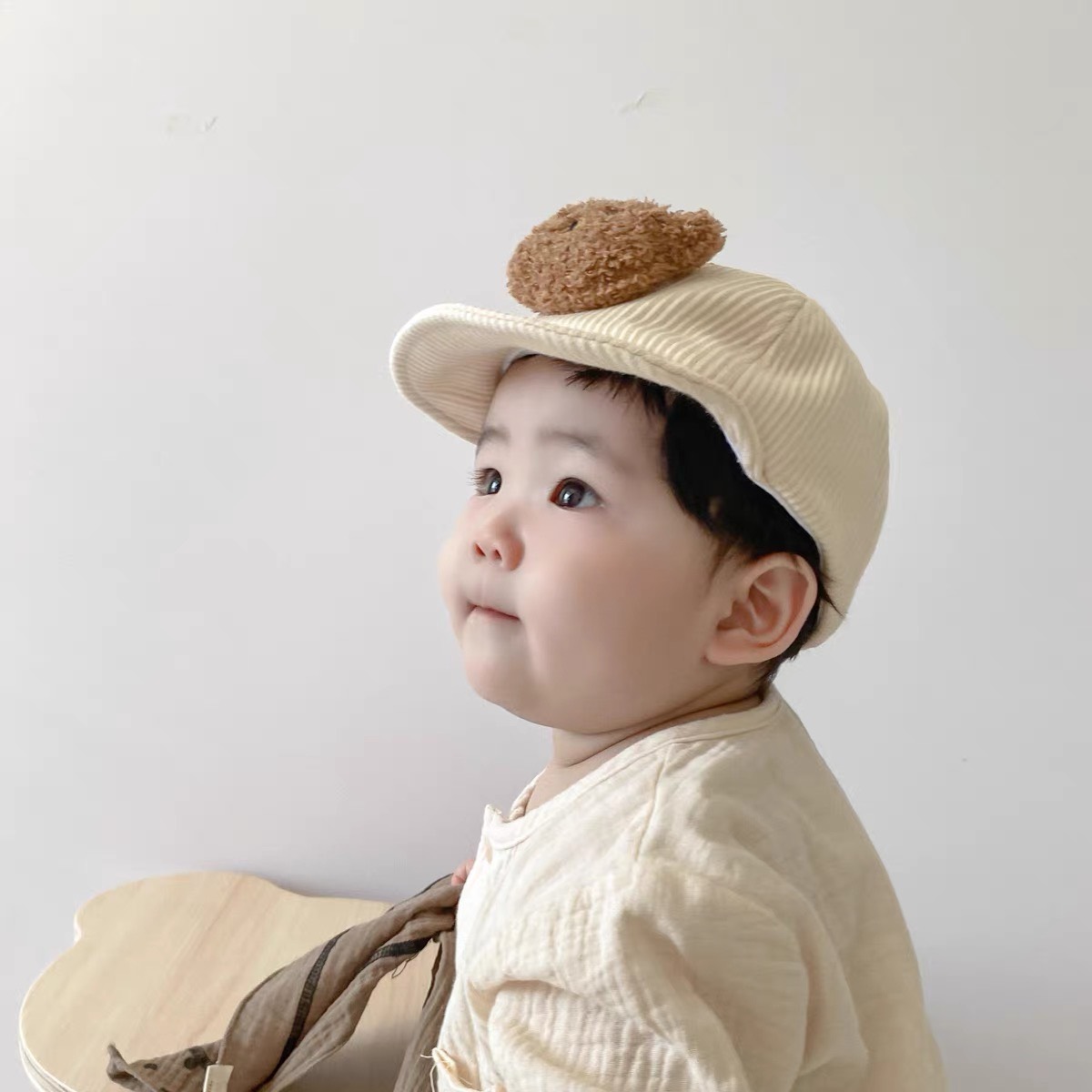 Mũ lưỡi trai cho bé trai bé gái đính gấu ngộ nghĩnh chất liệu nhung tăm, nón cho bé phong cách hàn quốc