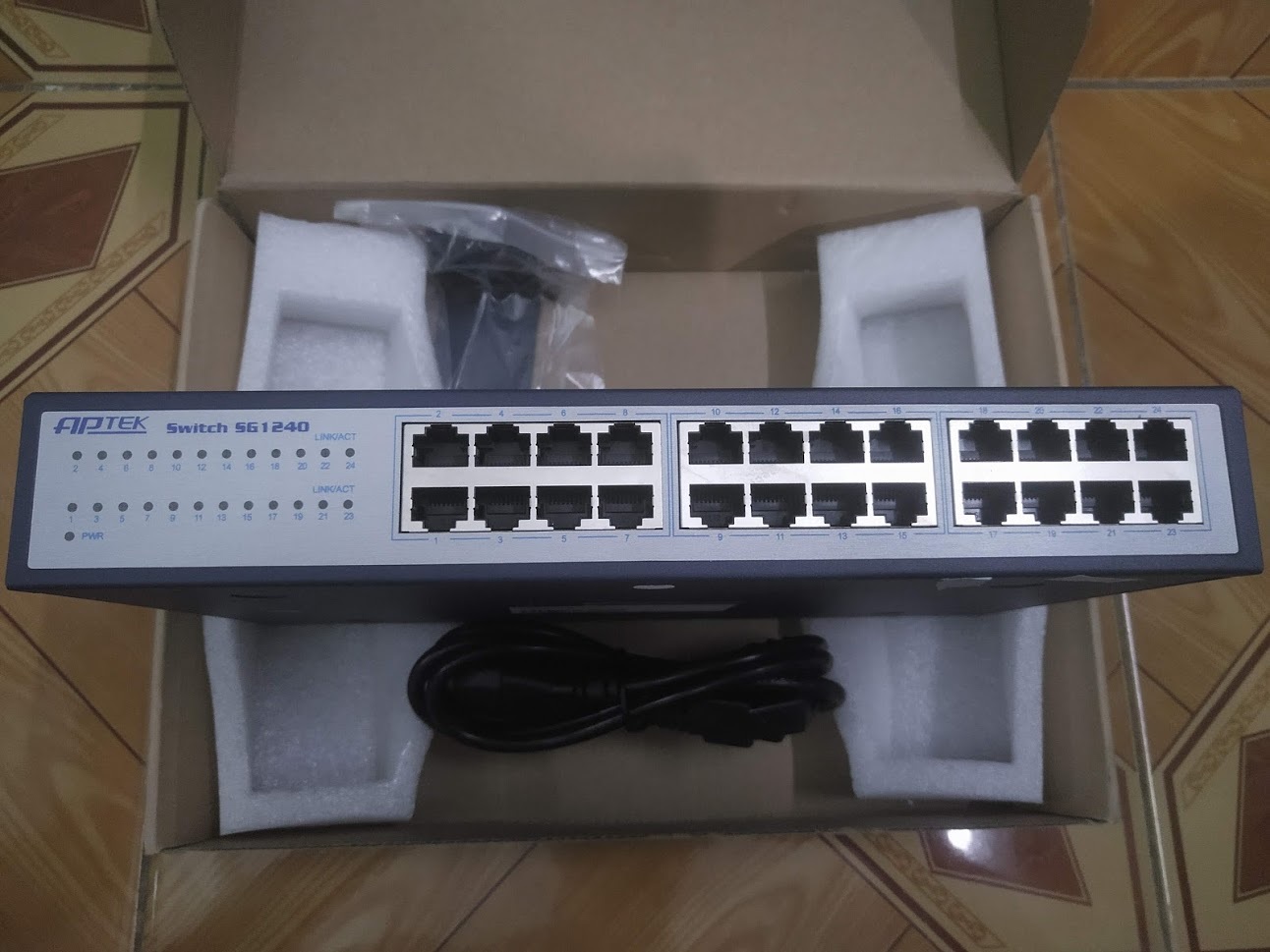 Gigabit Switch unmanaged APTEK SG1240 - 24 Port - Hàng chính hãng