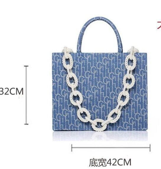 TÚI TOTE Laurence &amp; Chico DENIM THÊU LỚN MÀU XANH NHẠT CHUỖI NGỌC TRAI