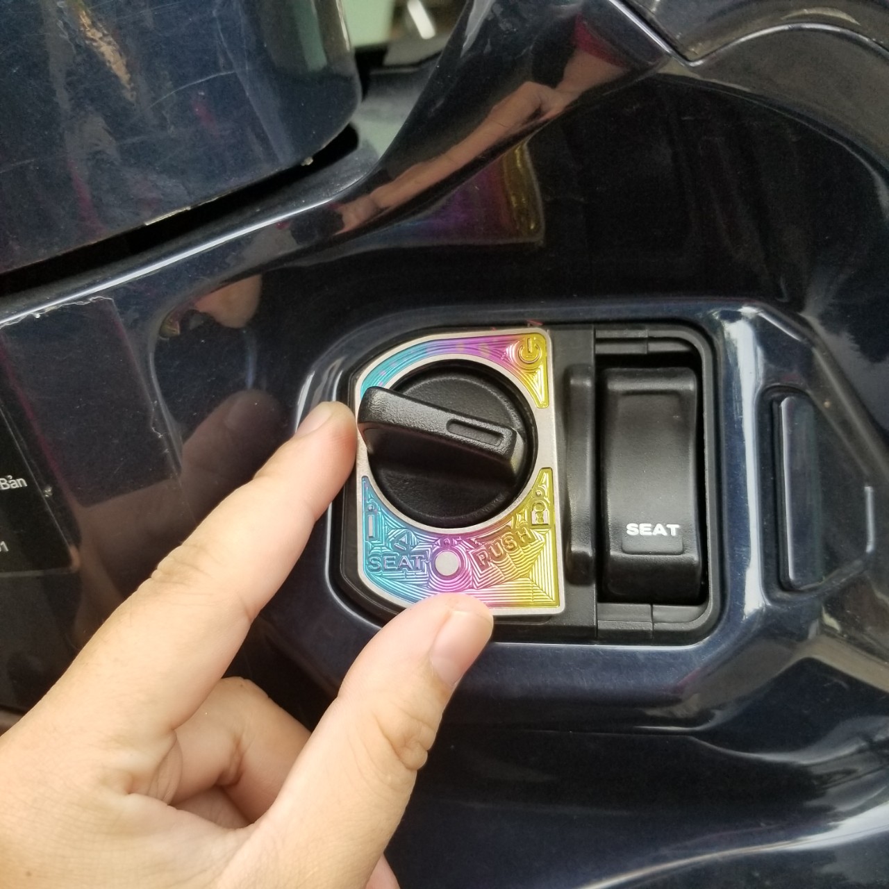 Tem dán ổ khóa TITAN dành cho ổ smartkey Vision 2019 - 2023, Vario đời mới, Ab 125 2023, Ab 1560, Ab 160