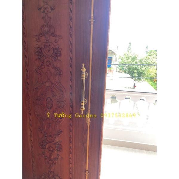Tay nắm cửa gỗ đồng đúc màu cổ điển